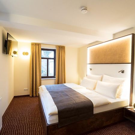 Hotel Goldener Hirsch Suhl Exterior photo